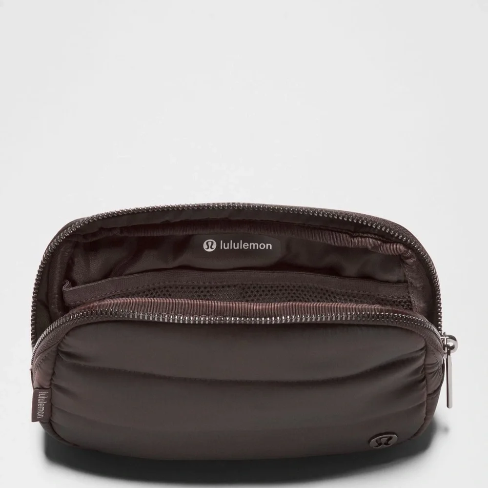 Lululemon Everywhere Belt Bag Wunder Puff Iridescent - Picture 3 of 12
